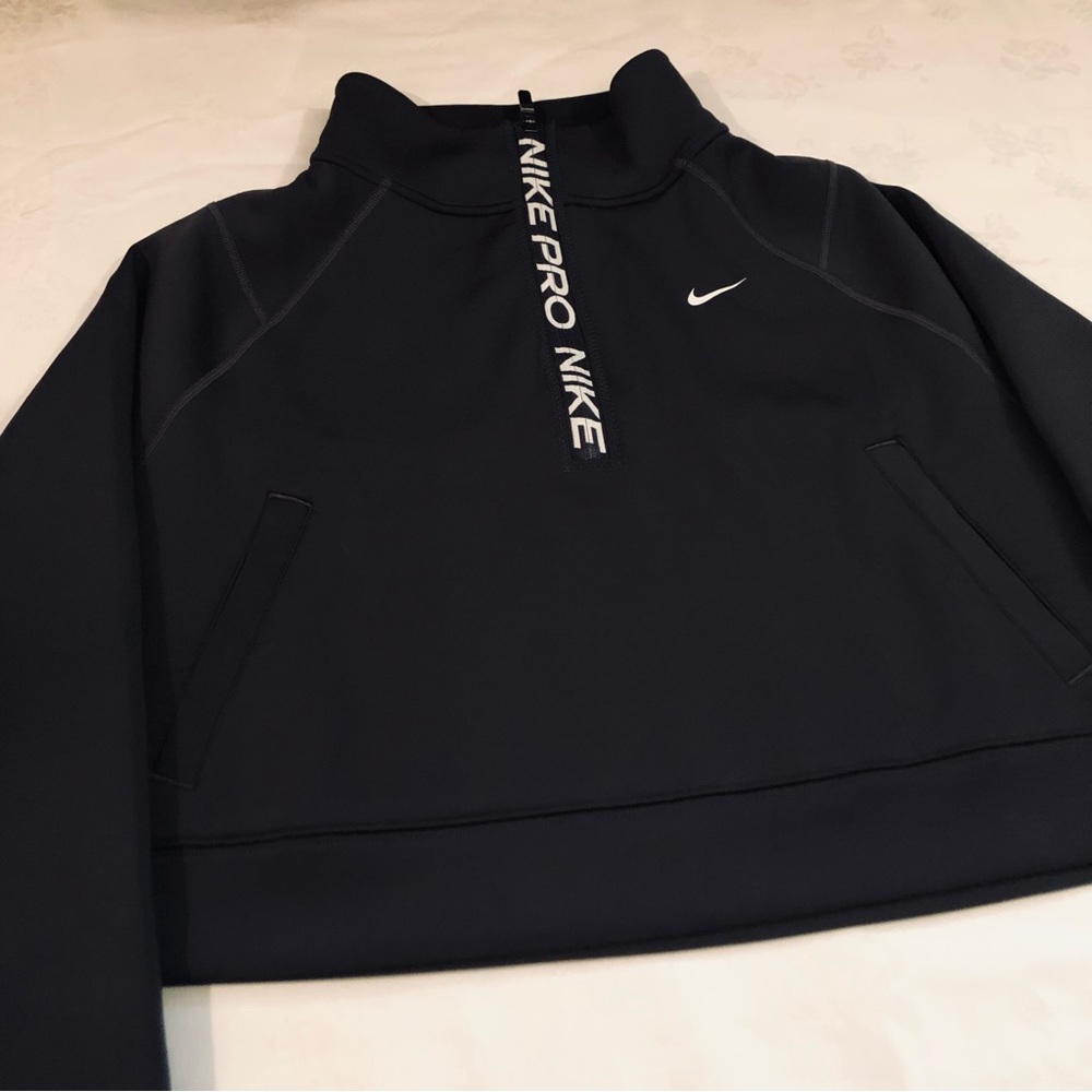 Nike Pro Half Zip in Medium Dark Grey